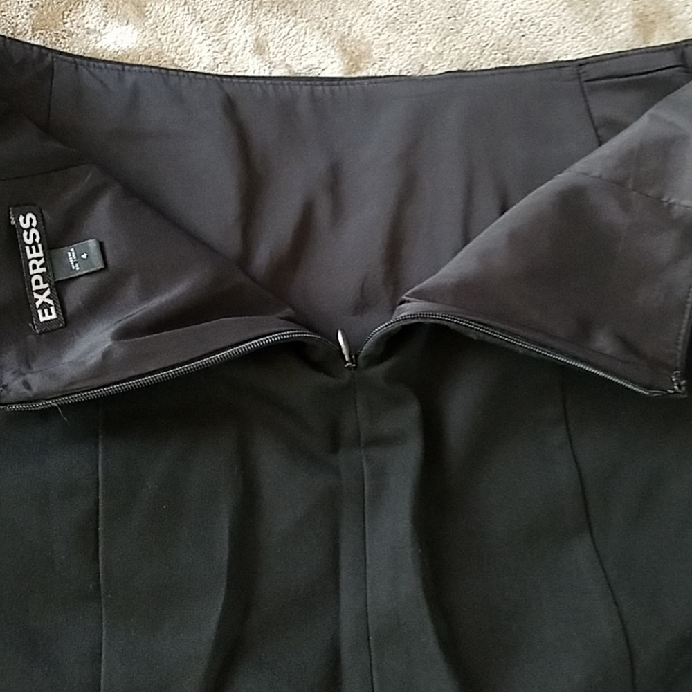Express Black Lined Skirt Size 4 - Picture 3 of 8